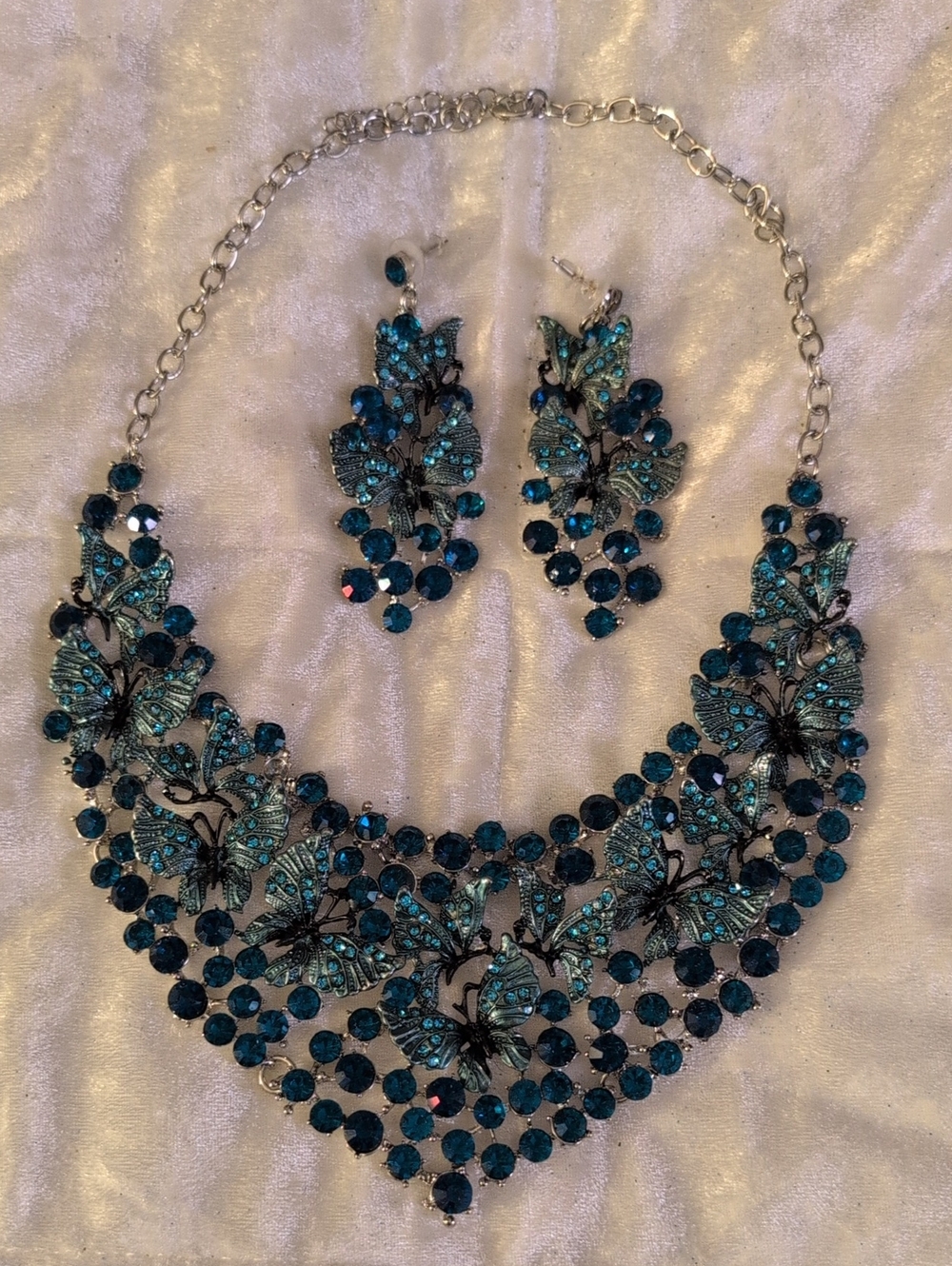 New Rhinestone Butterfly Choker & Earrings